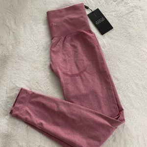 Contour Seamless NVGTN Leggings (Pastel Pink)